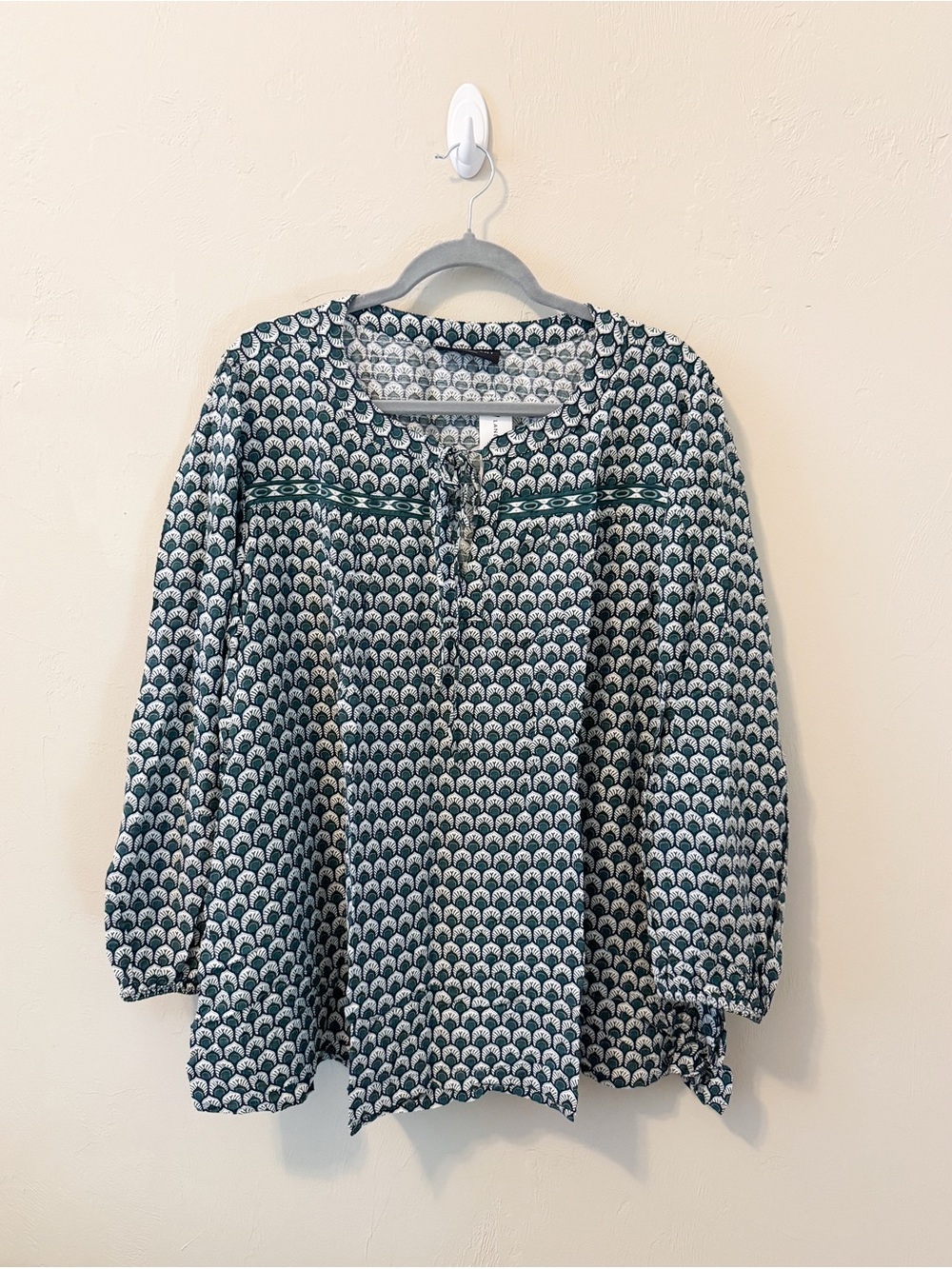 NWT Lane Bryant Teal and White Printed Tie-Neck Blouse